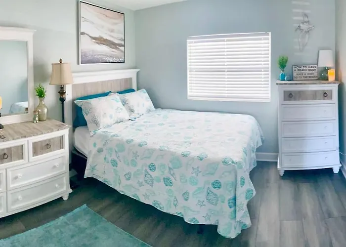 Sparkling 2Bed 1Bath Beach Home - Unit 214